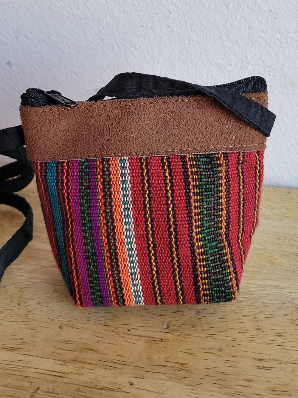 Embroidered Floral Crossbody Pouch - Multicolor - Picture 5 of 8